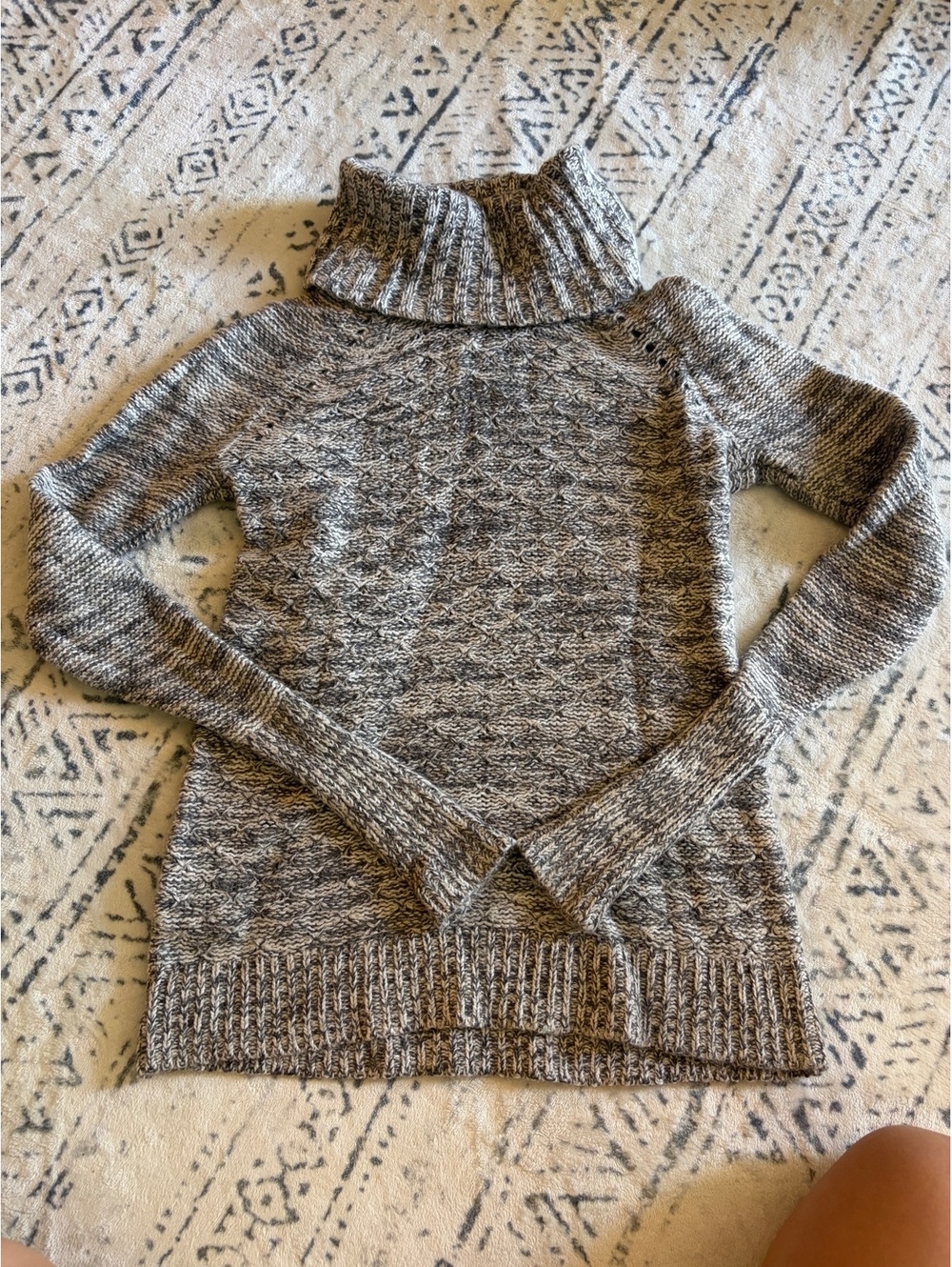 LOFT Women's XS Gray Turtleneck Cable Knit Sweater